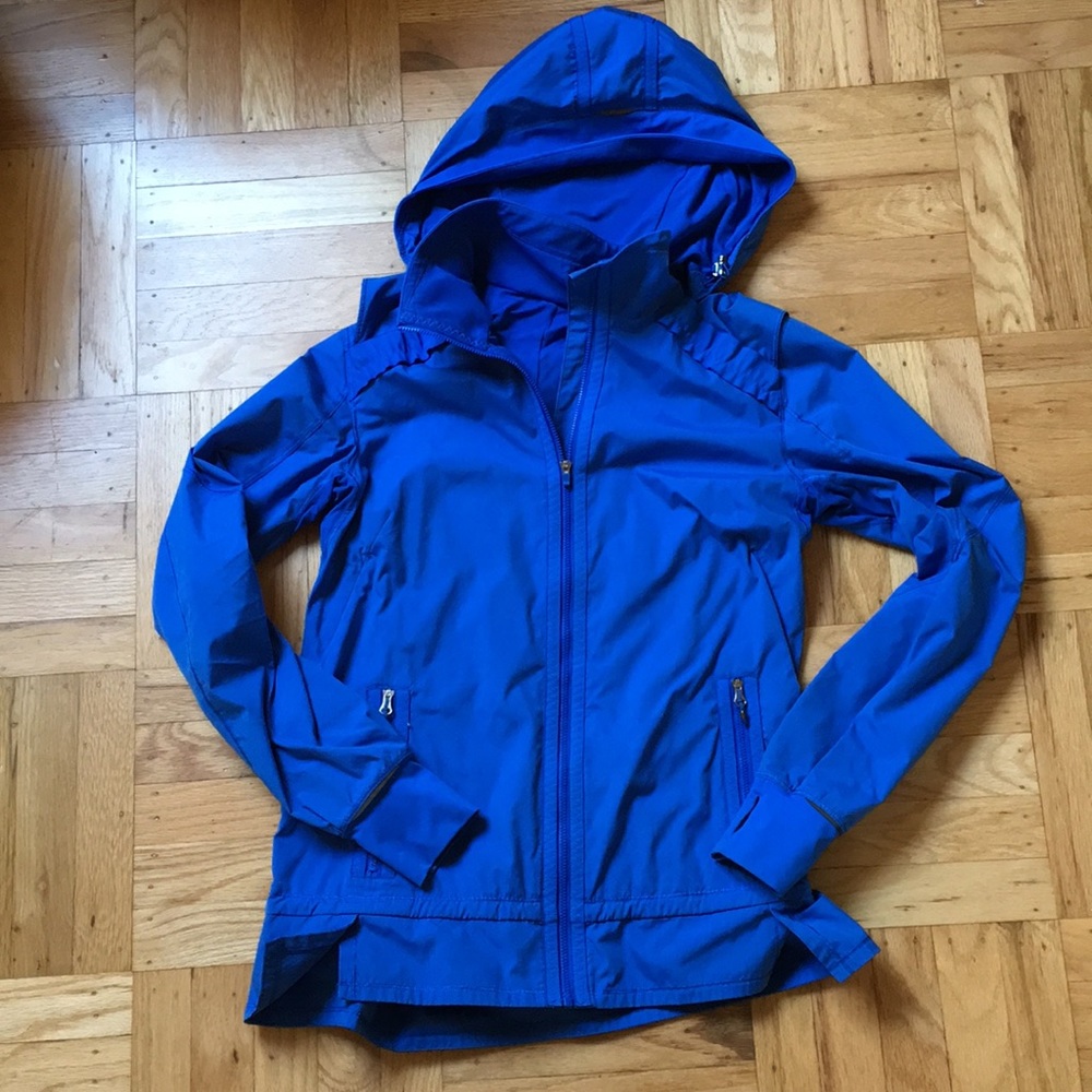 Lululemon windbreaker with removable hood
